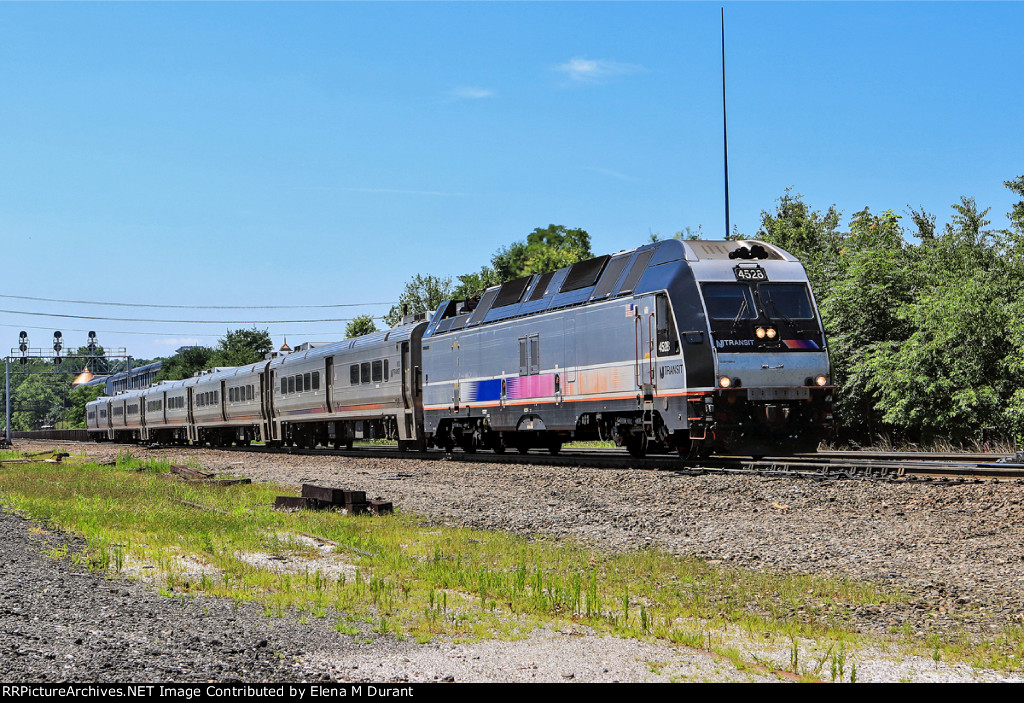 NJT 4528 on train 1351